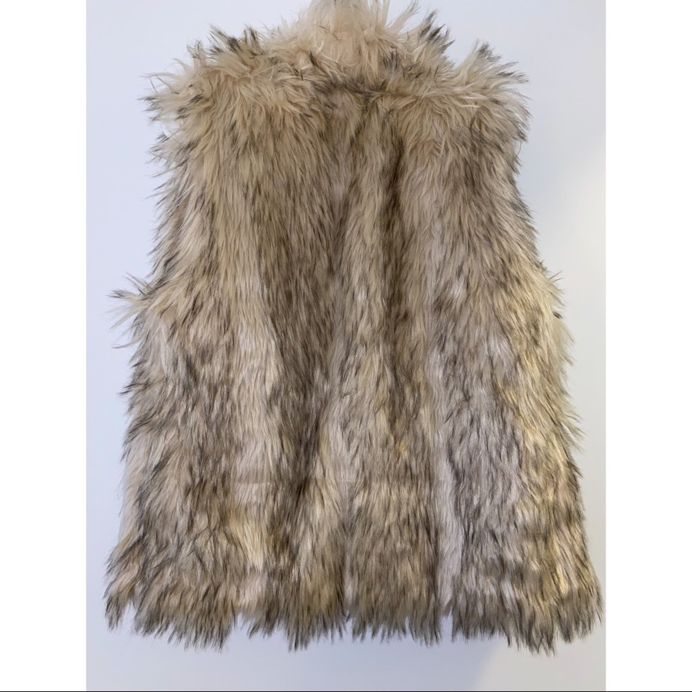 Faux fur vest - Picture 2 of 3